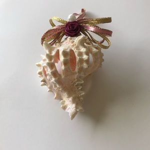 Vtg Christmas Holiday sparkling sliced sea shell mauve Ribbon faux pearl Gold